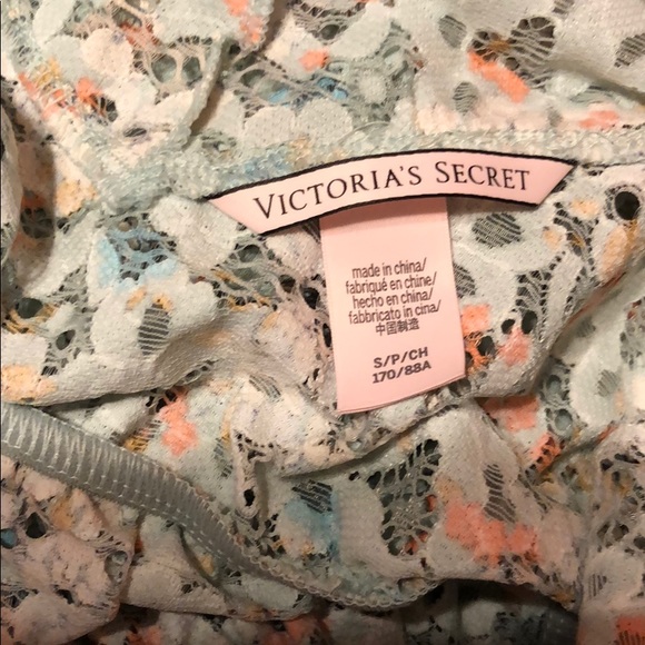 Victoria’s Secret Lace romper. Size small. - Picture 6 of 6